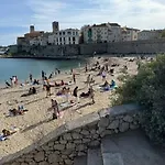 Insolite Dans Le Vieil Antibes