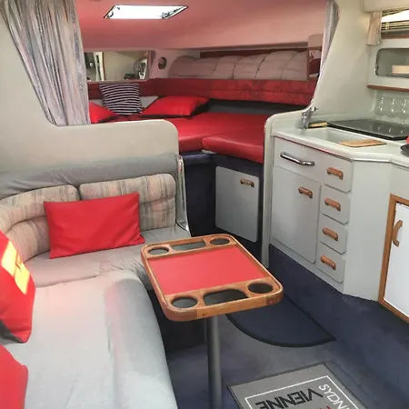 Insolite Dans Le Vieil アパート アンティーブ