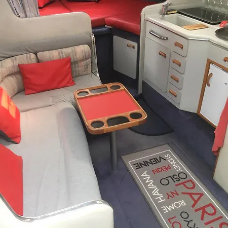 Insolite Dans Le Vieil * Antibes