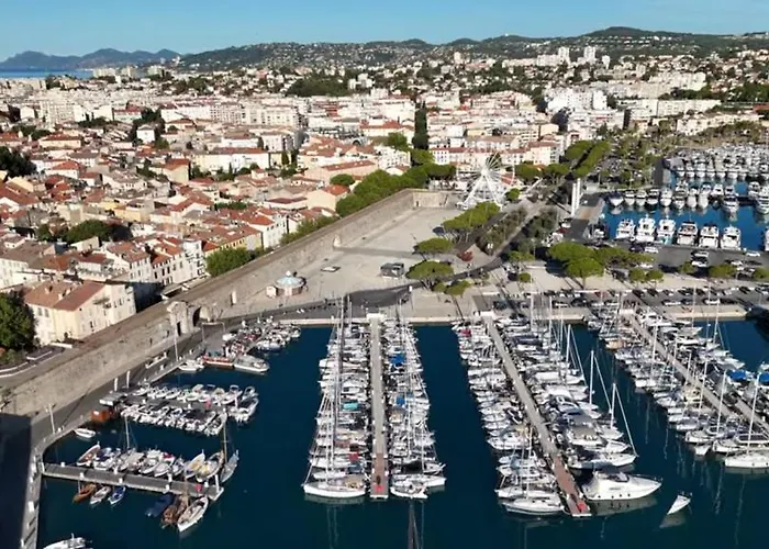 Lägenhet Insolite Dans Le Vieil Antibes