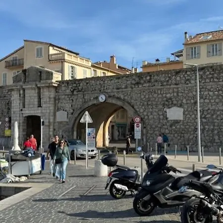 Insolite Dans Le Vieil