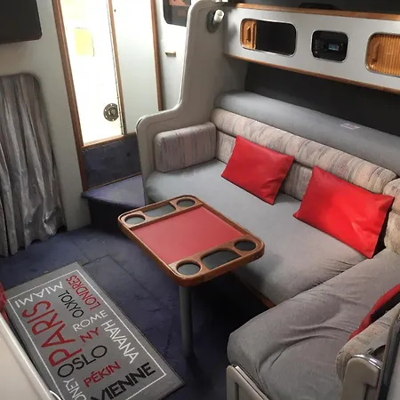 Insolite Dans Le Vieil *