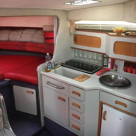 Apartament Insolite Dans Le Vieil Antibes