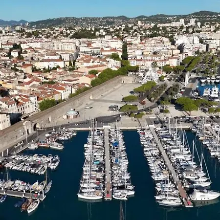 Apartament Insolite Dans Le Vieil Antibes