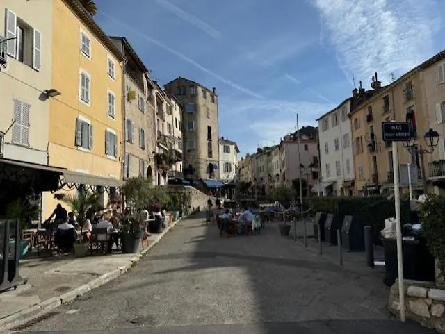Lejlighed Insolite Dans Le Vieil Antibes